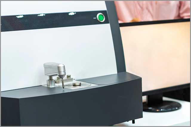 Metalldickenspektrometer